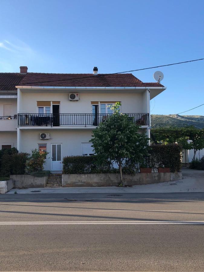 Apartment Goreta Trogir Eksteriør billede